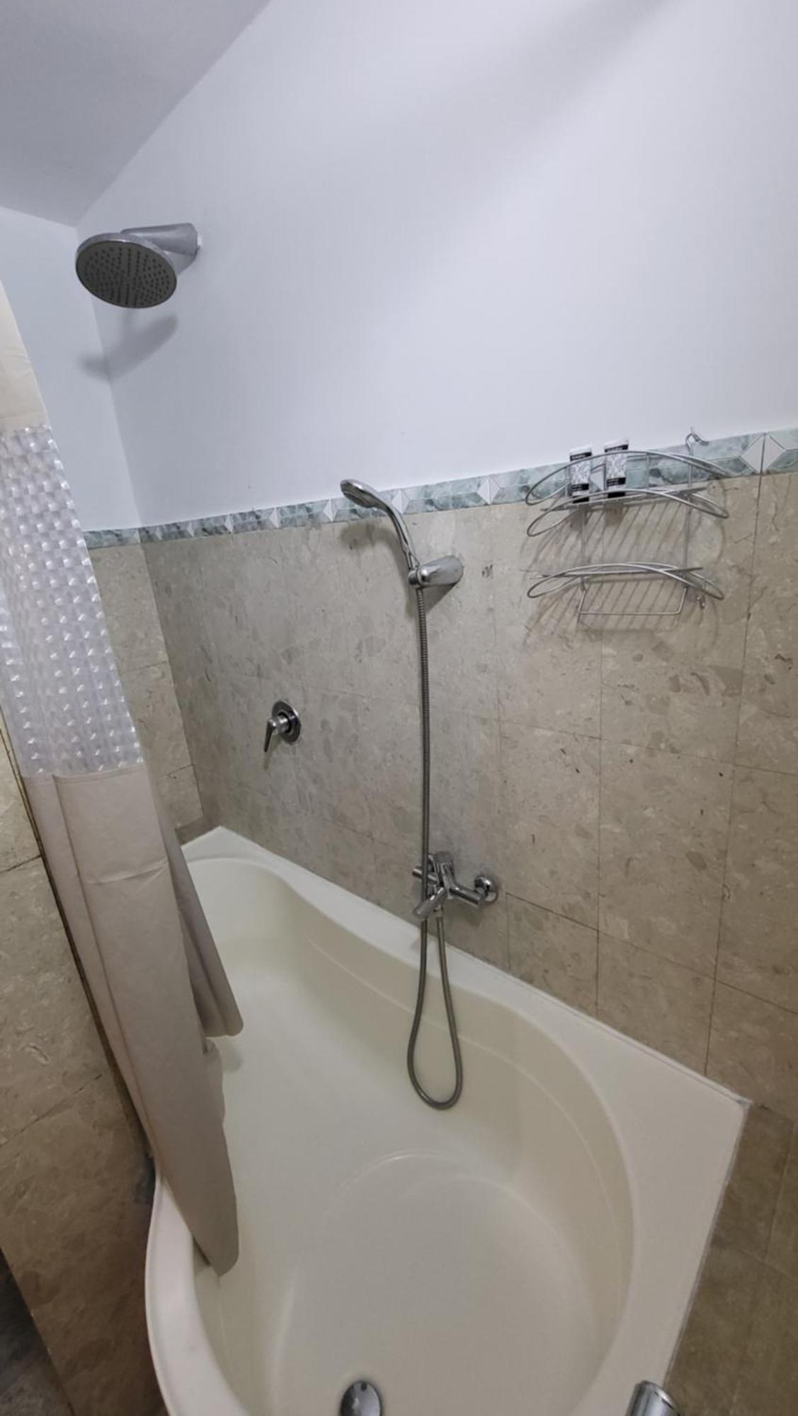 Cu 2 Dormitoare ,ultracentral Apartment Arad