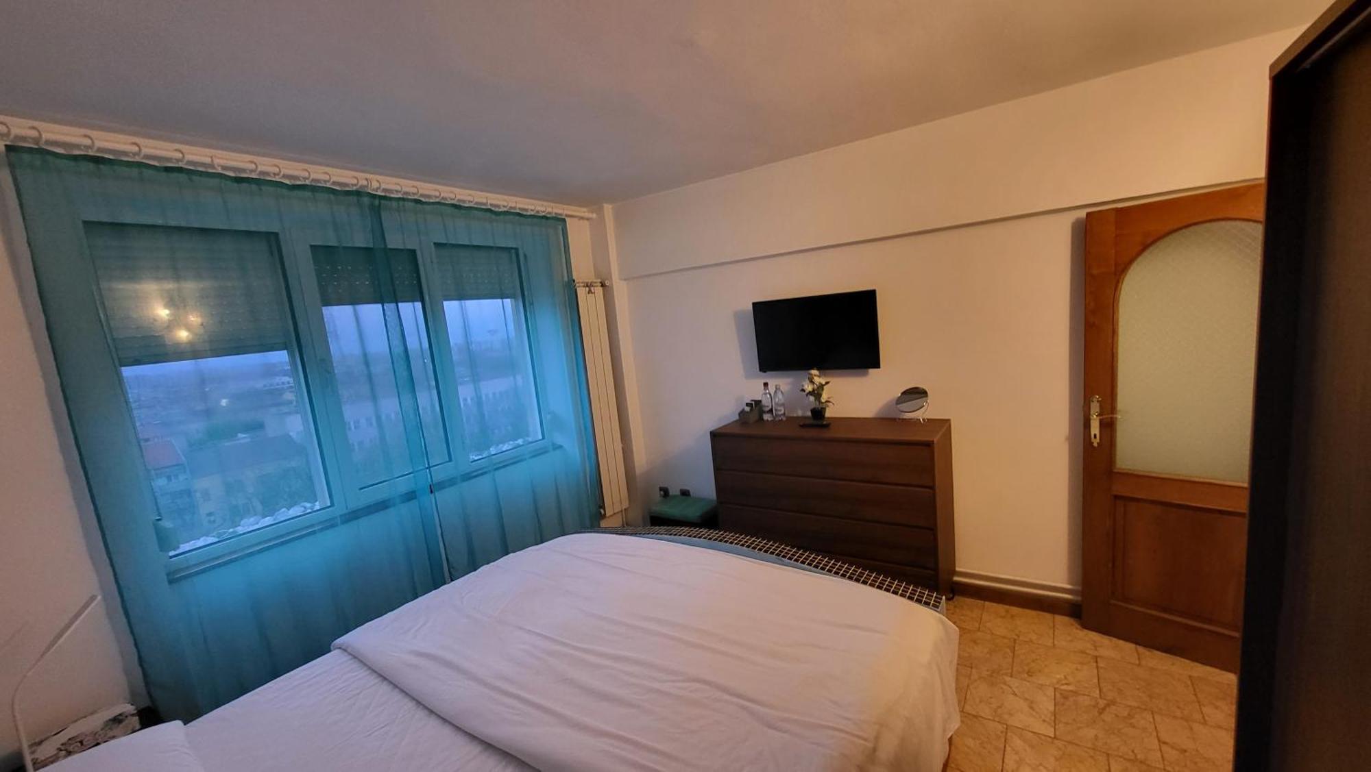 Cu 2 Dormitoare ,ultracentral Apartment *
